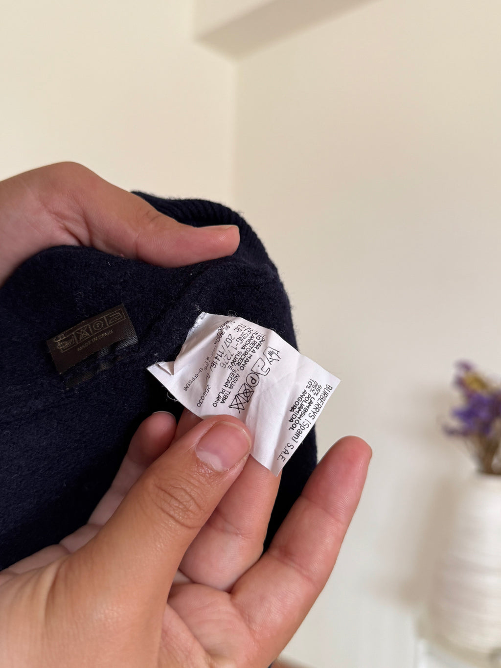 Burberry V-neck Knit Sweater 55% Lambswool 10% Angora