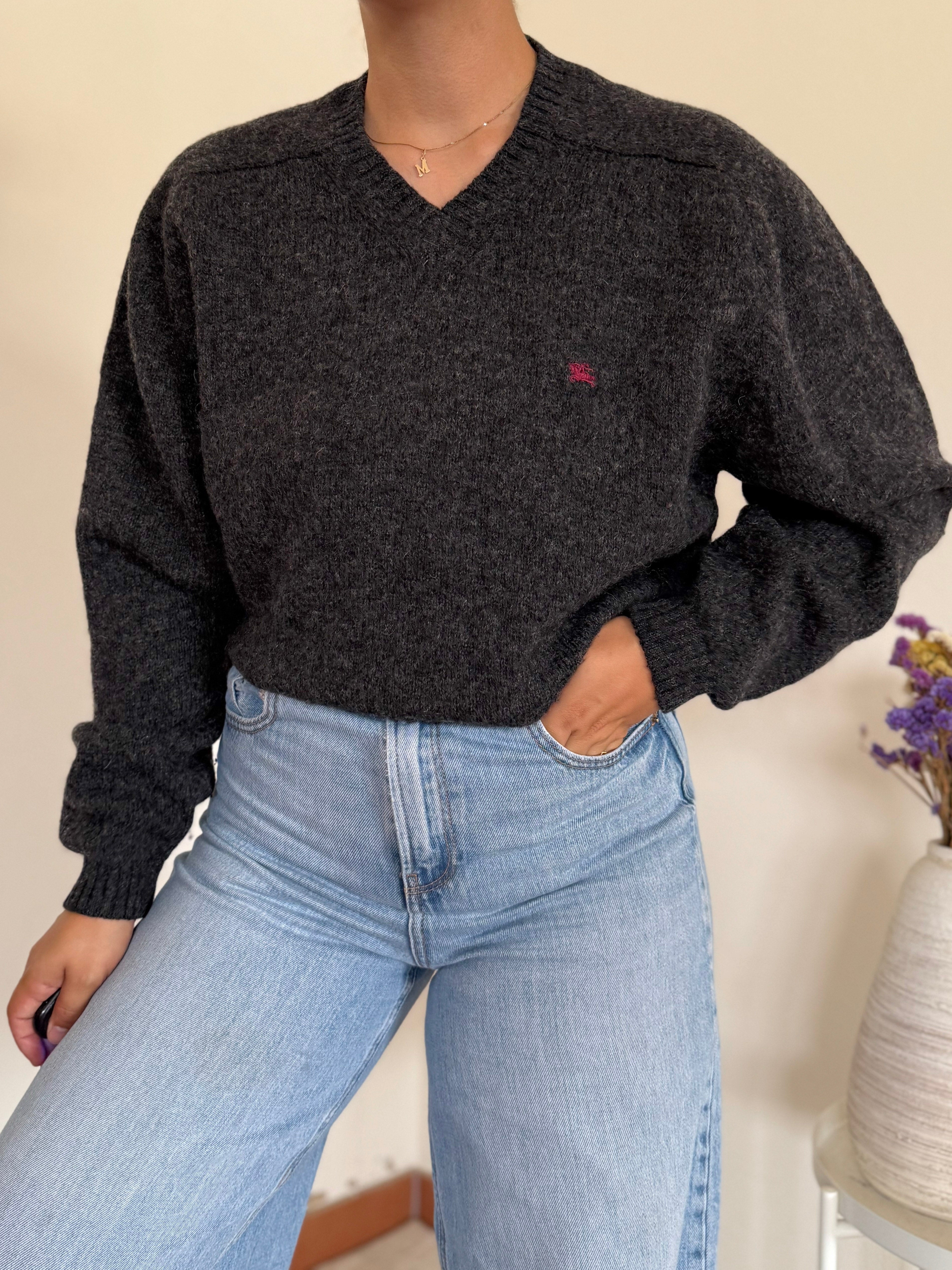 Burberry V-neck Knit Sweater 100% Wool