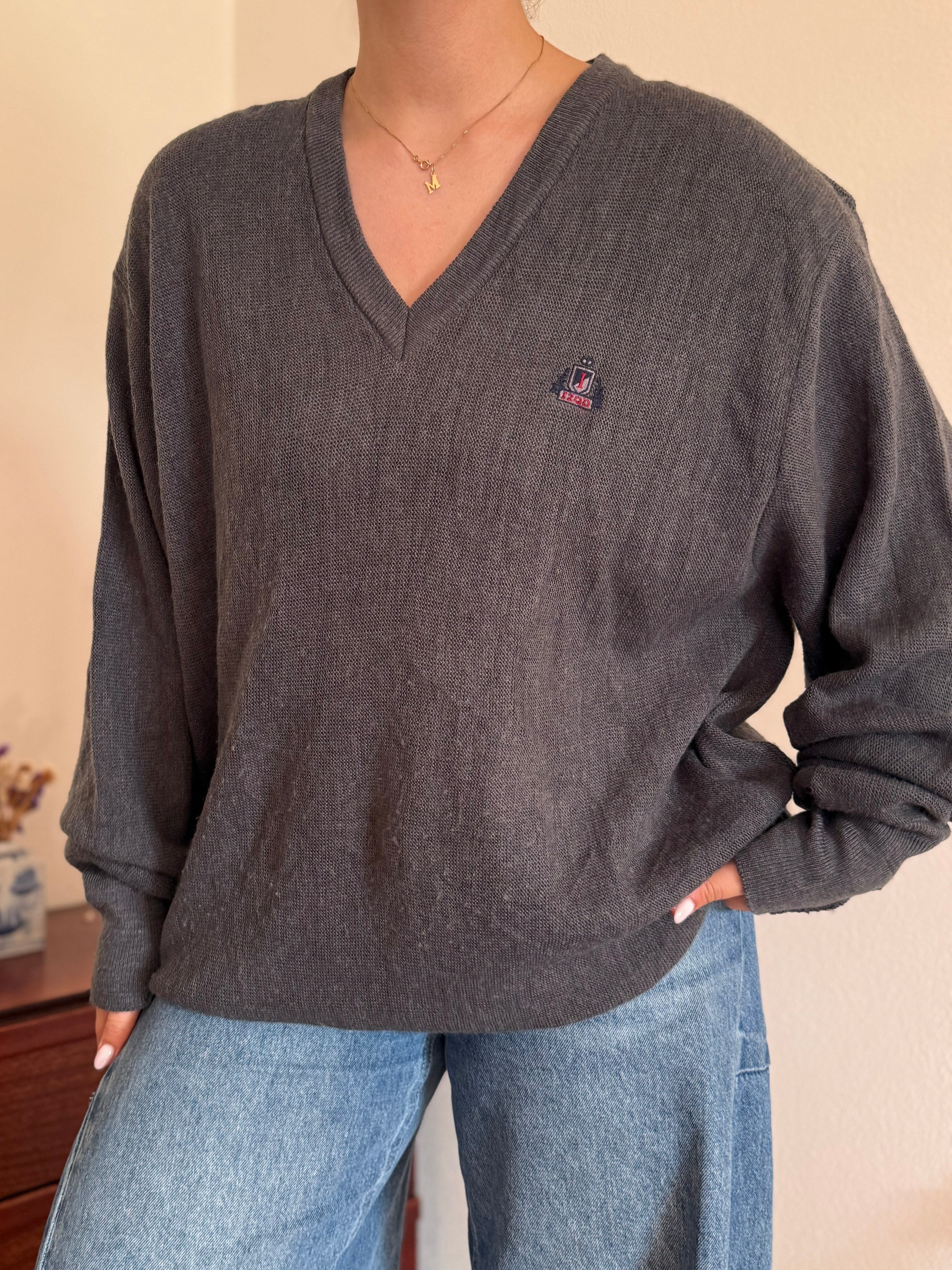 Izod/Lacoste V-Neck Knit Sweater 100% Acrylic