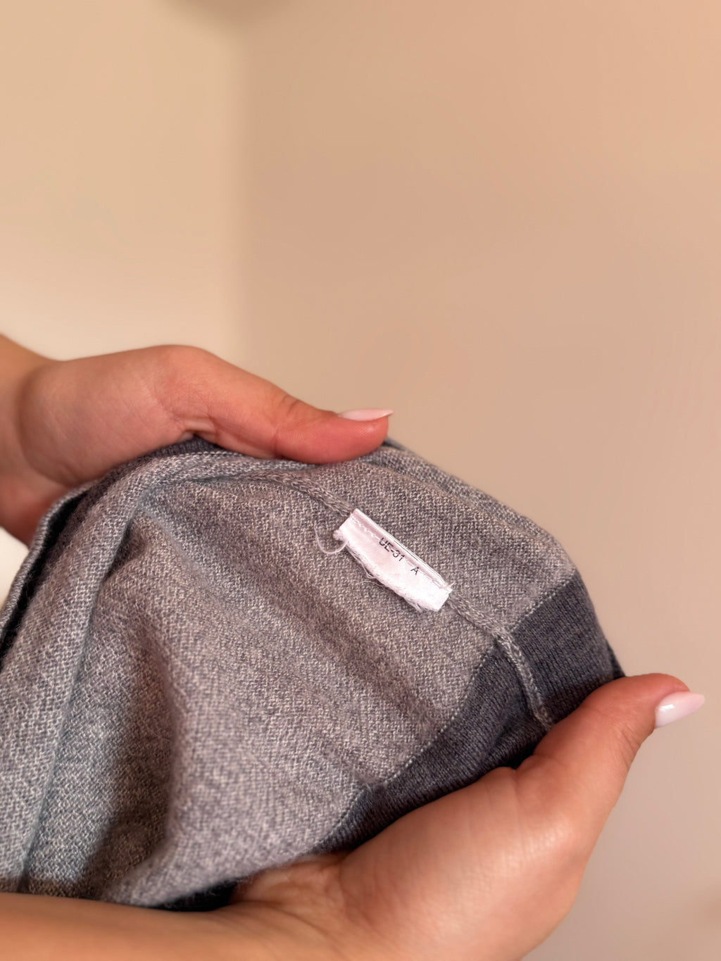 Calvin Klein V-Neck Knit Sweater Italian Merino Wool