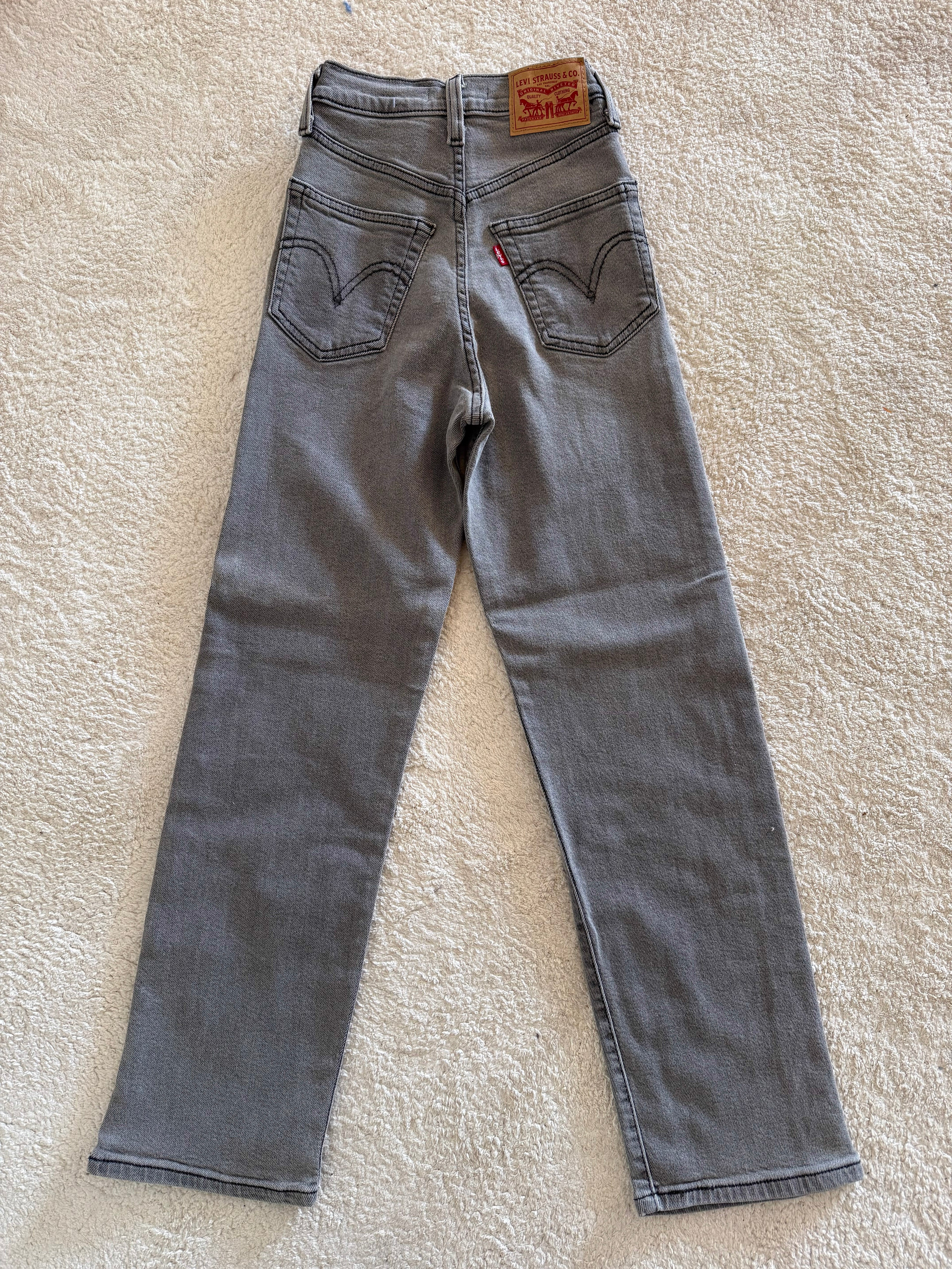 Levi's Ribcage Straight Ankle Jeans