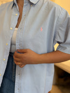 Camisa Ralph Lauren Manga Curta Vichy Azul Claro | Logo Rosa Oversized Preppy