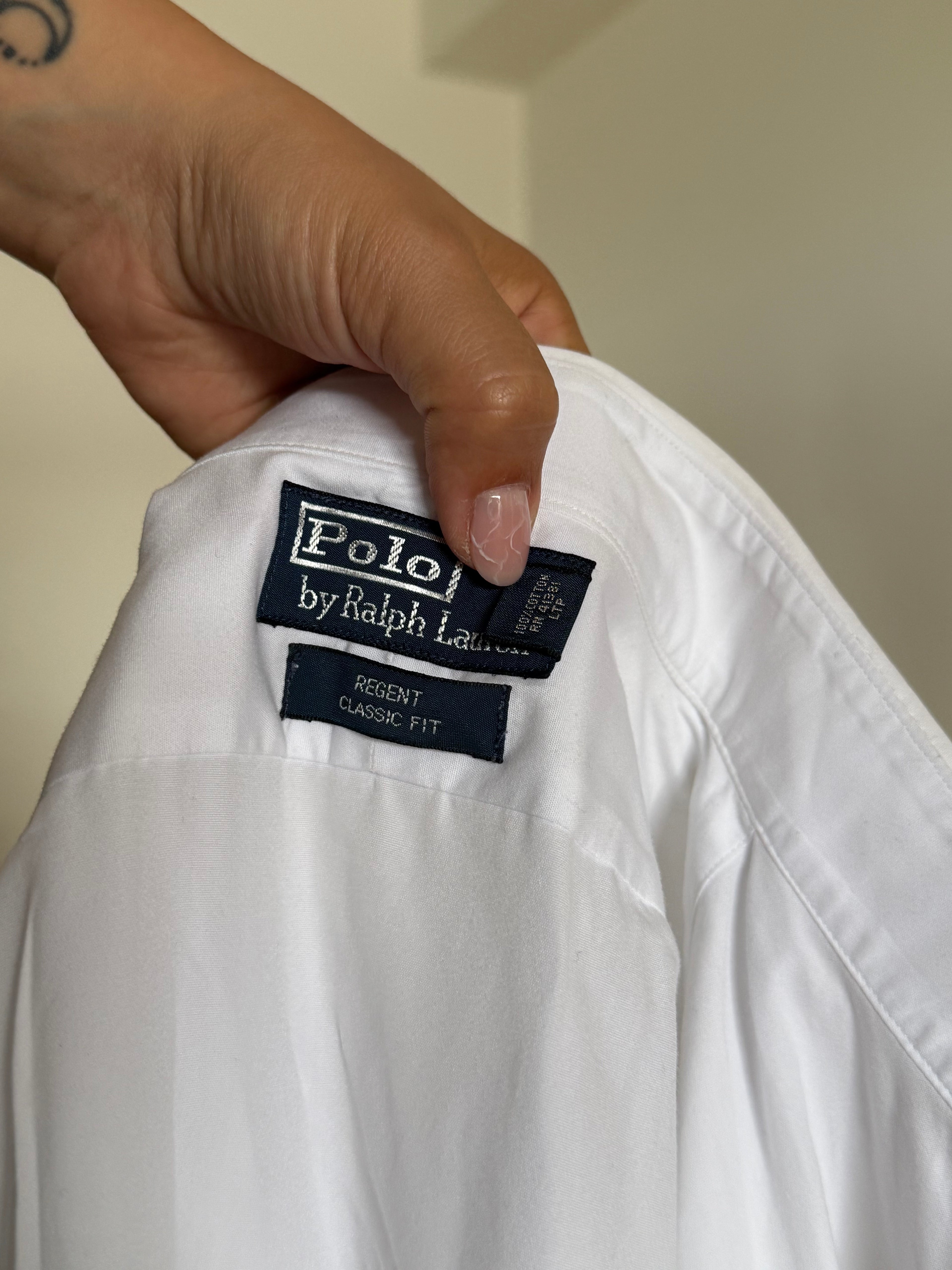 Camisa Polo Ralph Lauren Modelo "Regent" em Algodão – Branca